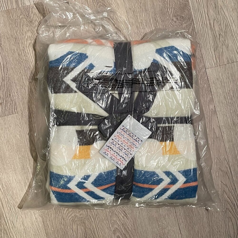 NEW Disney Mickey Mouse Southwestern Soft Woven Throw Blanket